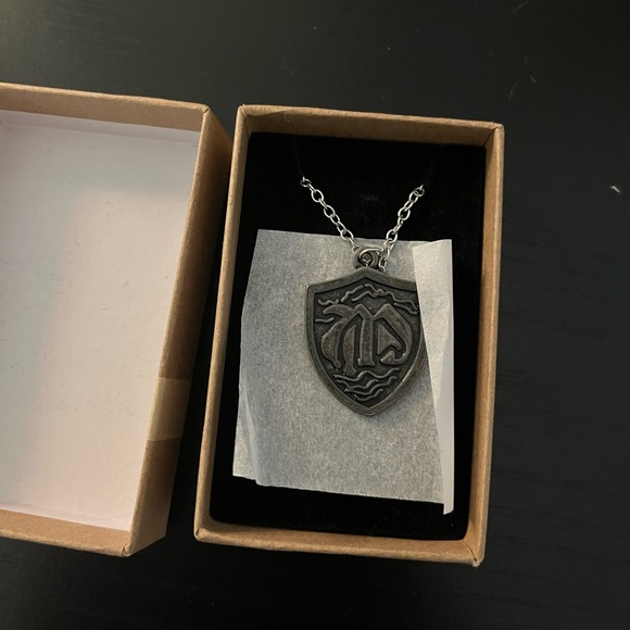 Mikaelson Pendant - Picture 2 of 3